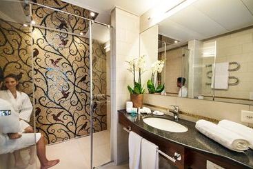 Hotel International Au Lac Historic Lakeside