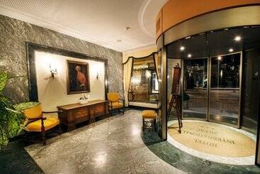 Hotel International Au Lac Historic Lakeside