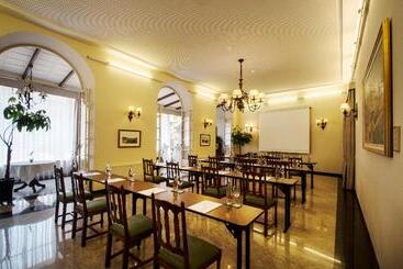 Hotel International Au Lac Historic Lakeside