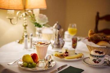 Hotel International Au Lac Historic Lakeside