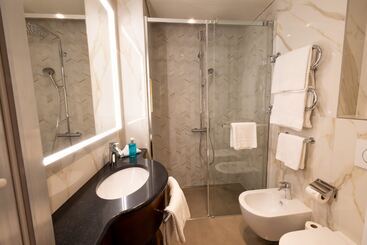 Hotel International Au Lac Historic Lakeside