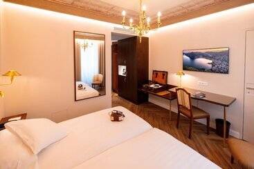Hotel International Au Lac Historic Lakeside