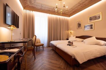 Hotel International Au Lac Historic Lakeside