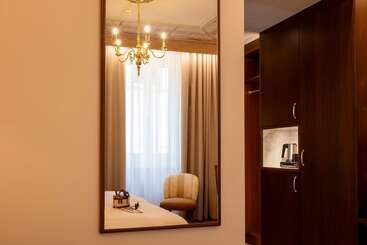 Hotel International Au Lac Historic Lakeside
