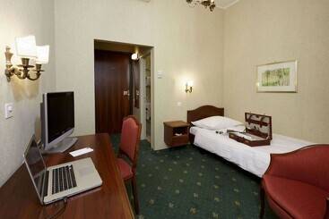 Hotel International Au Lac Historic Lakeside