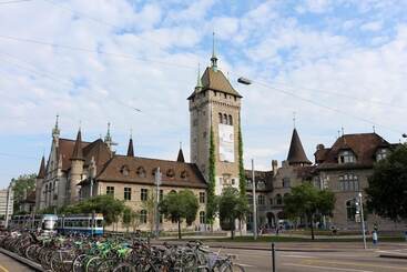 هتل Montana Zurich