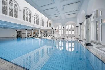 هتل Relais & Châteaux Chasa Montana