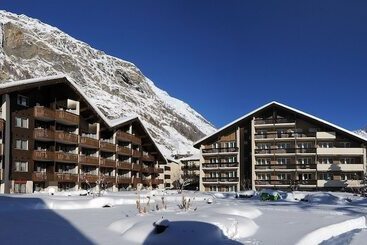 هتل Schweizerhof Zermatt   A Small Luxury