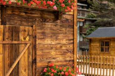 هتل Schweizerhof Zermatt   A Small Luxury