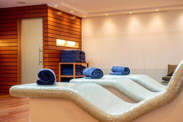 هتل Schweizerhof Zermatt   A Small Luxury