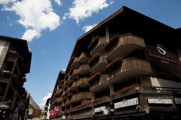 هتل Schweizerhof Zermatt   A Small Luxury