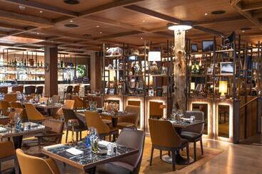 هتل Schweizerhof Zermatt   A Small Luxury