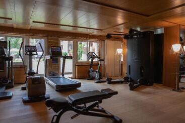 هتل Schweizerhof Zermatt   A Small Luxury