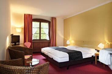 See  Und Seminarhotel Floraalpina Vitznau