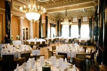 Hôtel Des Trois Couronnes & Spa   The Leading Hotels Of The World
