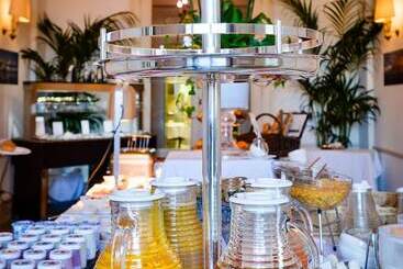 Hôtel Des Trois Couronnes & Spa   The Leading Hotels Of The World