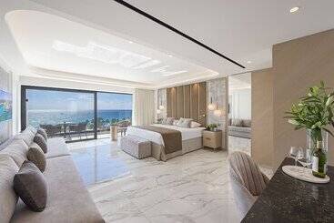 Adams Beach Hotel & Spa