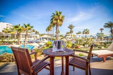 Adams Beach Hotel & Spa