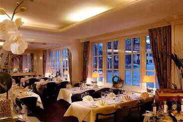 هتل Courtyard By Marriott Hamburg Airport
