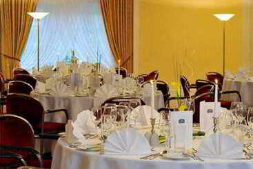 هتل Courtyard By Marriott Hamburg Airport