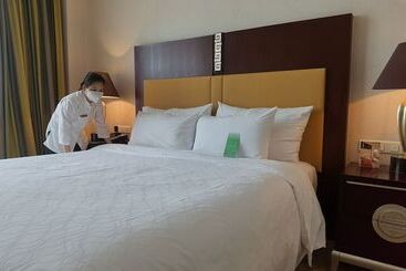 Dong Fang Hotel Guangzhou