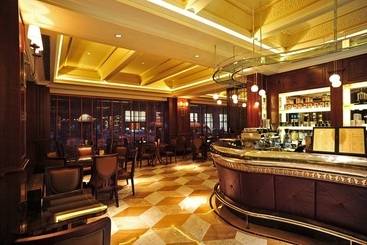 Fairmont Peace Hotel On The Bund