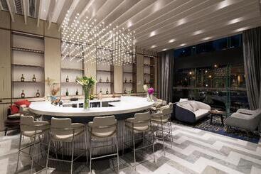 هتل Golden Tulip Shanghai Hongqiao   A Louvre