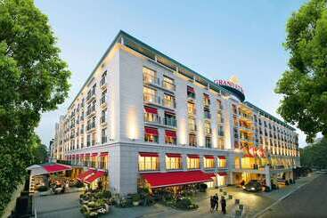 هتل Grand Elysee Hamburg
