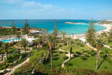 هتل Nissi Beach Resort