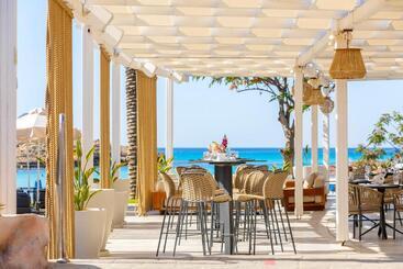 هتل Pavlo Napa Beach