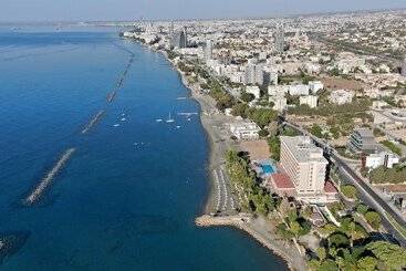 هتل Poseidonia Beach