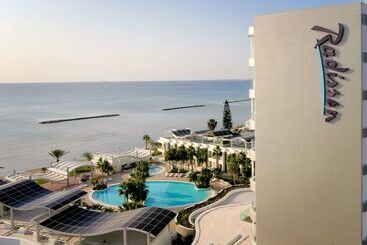 هتل Radisson Beach Resort Larnaca