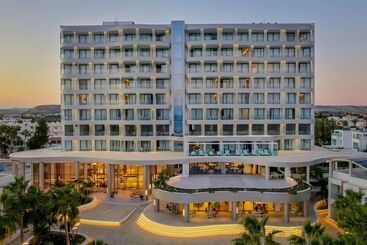 هتل Radisson Beach Resort Larnaca