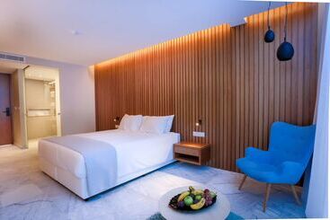 هتل Radisson Beach Resort Larnaca