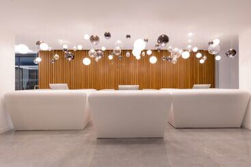 هتل Radisson Beach Resort Larnaca