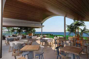 هتل Radisson Beach Resort Larnaca