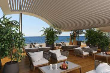 هتل Radisson Beach Resort Larnaca