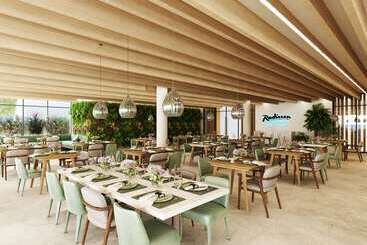 هتل Radisson Beach Resort Larnaca