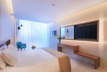 هتل Radisson Beach Resort Larnaca