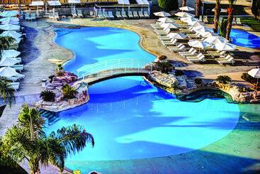 هتل Radisson Beach Resort Larnaca