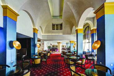 هتل Radisson Beach Resort Larnaca