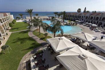 هتل Radisson Beach Resort Larnaca