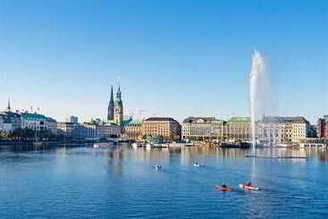 هتل Senator Hamburg