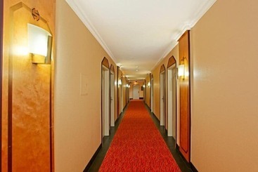 هتل Senator Hamburg