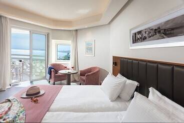 هتل St Raphael Resort