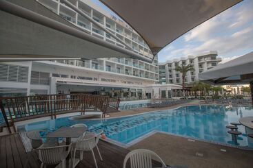 Vassos Nissi Plage Hotel & Spa