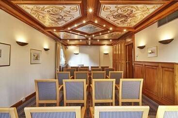 Bernstein Hotel Villa Kastania