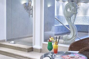 Bernstein Hotel Villa Kastania