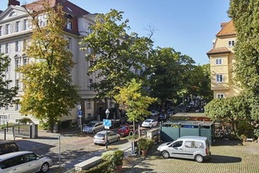 Bernstein Hotel Villa Kastania