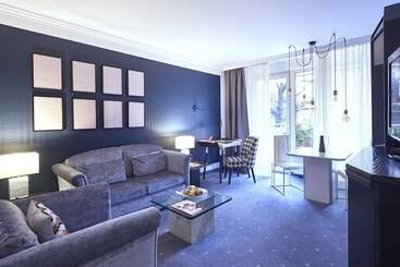 Bernstein Hotel Villa Kastania